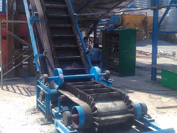 Corrugated belt conveyor
